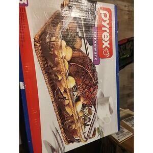 Pyrex Serveware 3 Piece Basket Glass Serving Set NIB